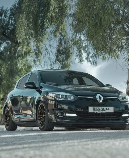 renault parts black on road